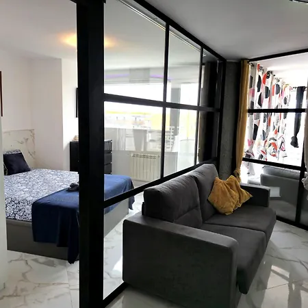 Spectrum Elegance 1 Bedroom City Center With Season Pool *