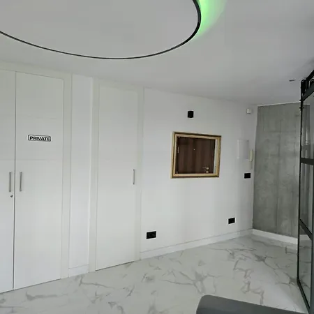 Apartment Spectrum Elegance 1 Bedroom City Center With Season Pool *
