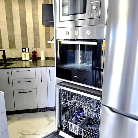 Spectrum Elegance 1 Bedroom City Center With Season Pool Apartment Torremolinos