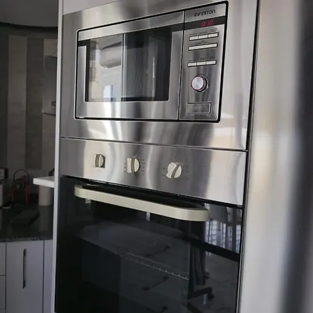 Spectrum Elegance 1 Bedroom City Center With Season Pool *