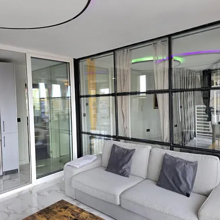 Spectrum Elegance 1 Bedroom City Center With Season Pool
