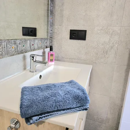 Spectrum Elegance 1 Bedroom City Center With Season Pool